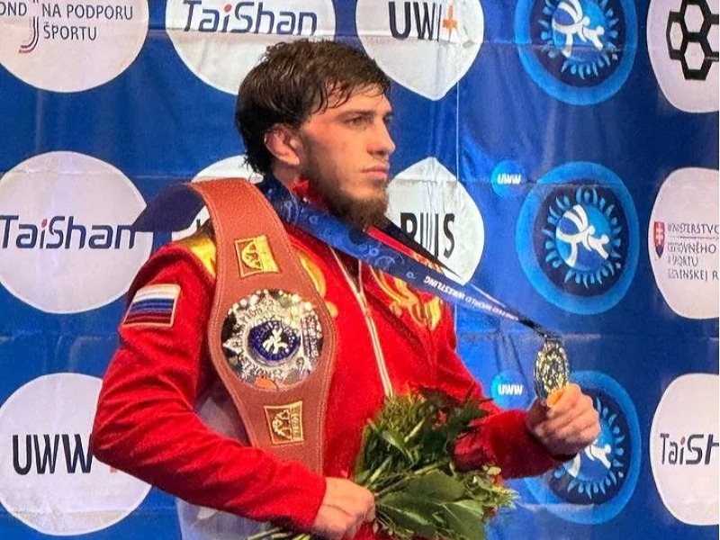 Воспитанник тахтамукайской школы борьбы Рамазан Нехай стал чемпионом мира U-20.
